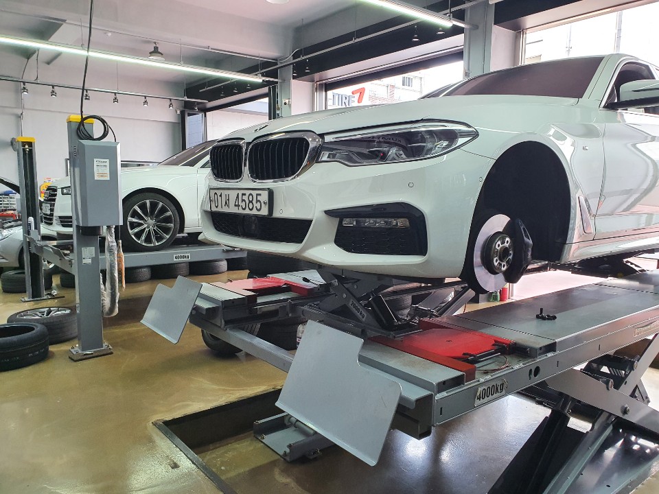 BMW740</br>타이어 교환